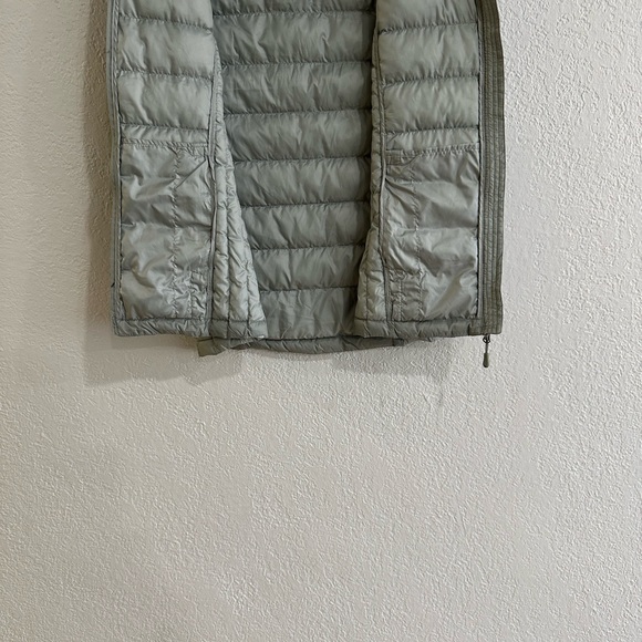 32 Degrees Heat Women’s Sage Green Lightweight Quilted Puffer Vest Size M - Picture 2 of 13